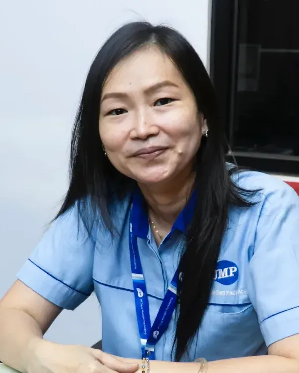 Nia Hartati — Manager Pabrik, PT Jaya Mandiri Packaging